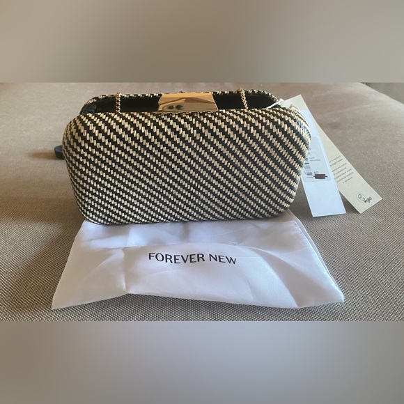 Forever New | Roxy Weave Hardcase | Natural/Black | Vegan - Picture 3 of 3